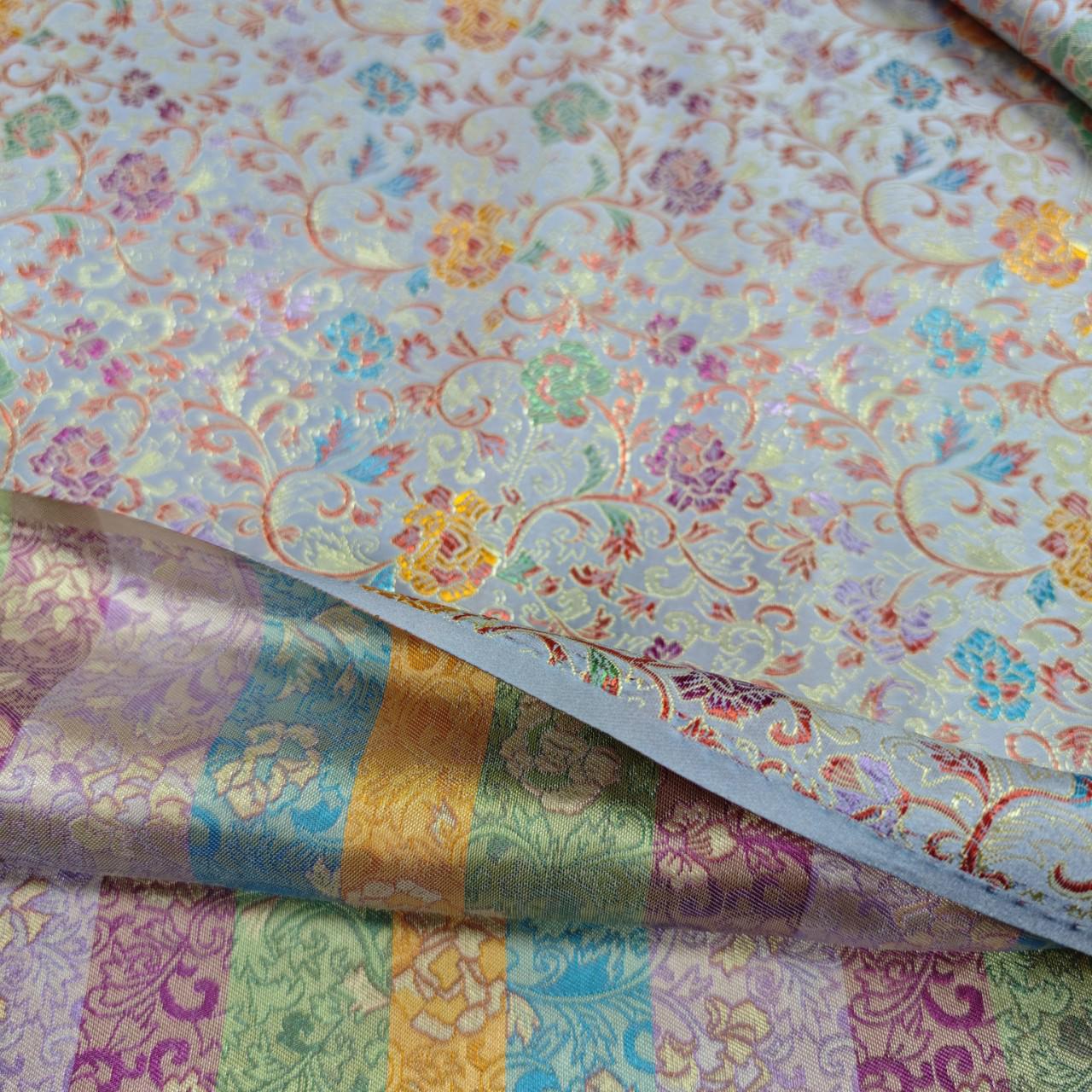 Tissu brocart jacquard à motifs floraux : mélange de soie et de rayonne, style Tang chinois