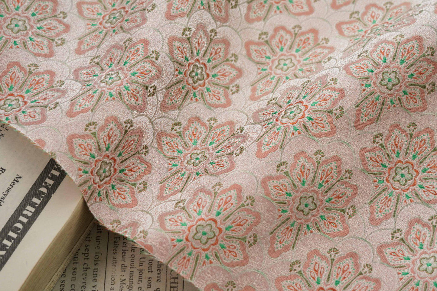 Tissu brocart à motif éventail, jacquard traditionnel chinois pour la confection de cheongsams et de robes, largeur 65 pouces