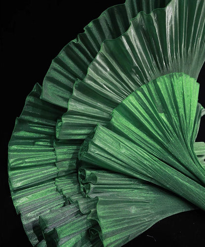 Dentelle organza à lustre métallique : tissu de créateur à volants 3D