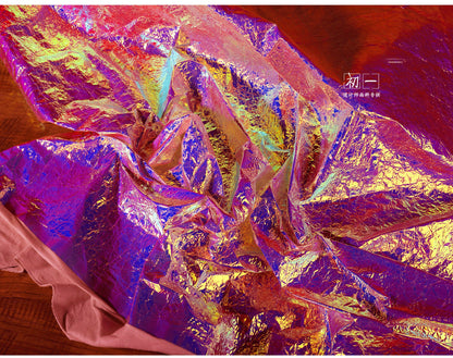 Tissu TPU irisé : texture froissée laser Symphony, 135 cm de large