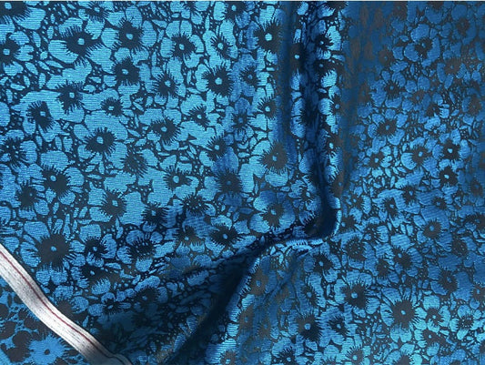 Tissu brocart à motifs floraux : jacquard de soie et rayonne, tissu pour costumes