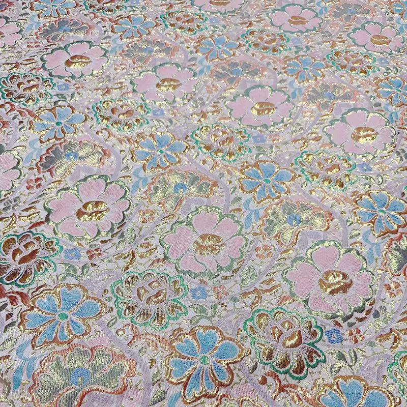 Tissu jacquard floral à fil doré : texture 3D, largeur 140 cm (55 po), vendu au mètre