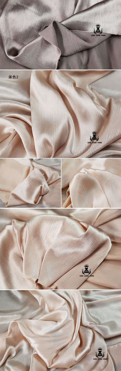 Tissu satiné brillant : texture douce, largeur 140 cm, pour costumes et décoration
