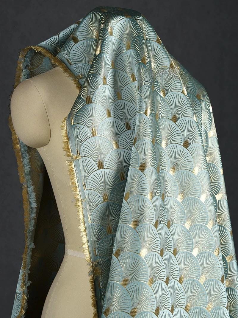 Tissu brocart à feuilles de ginkgo : 150 cm de large, mélange de rayonne et de satin