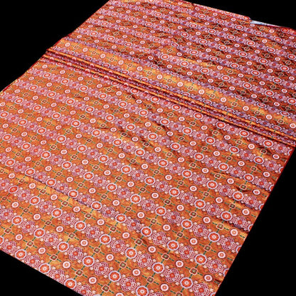 Brocart tibétain : broderie lotus, 147 cm de large, satin de rayonne
