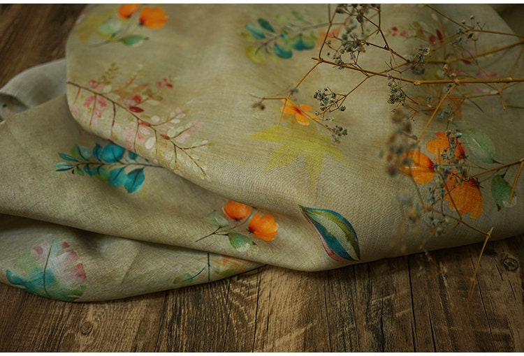 Tissu ramie à motif floral : textile doux et respirant, 140 cm de large