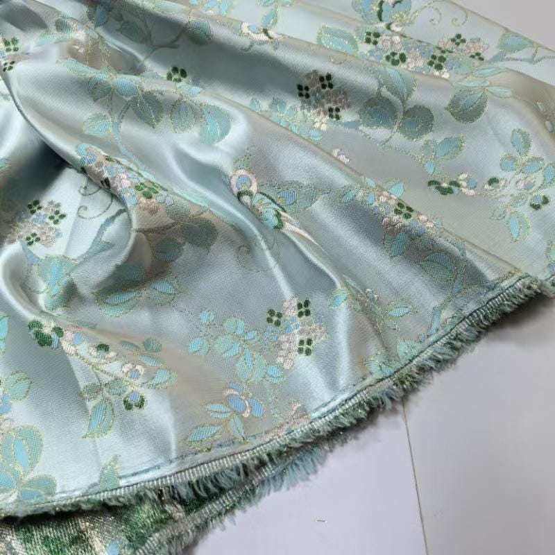 Tissu brocart de soie à motif papillon : mélange de rayonne de 140 cm de large, pour la couture et l’ameublement