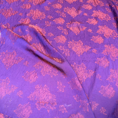 Tissu en rayonne à motif floral vintage : tissu jacquard texturé pour la confection de vêtements, 140 cm