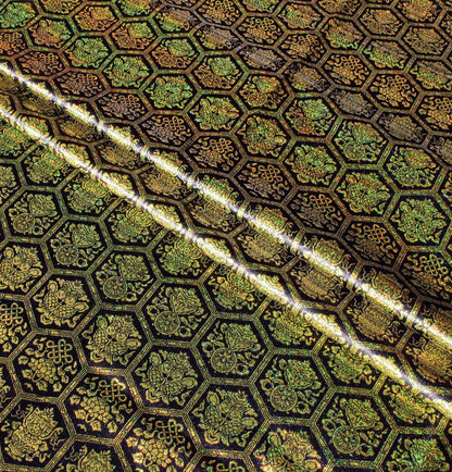 Tissu tissé or tibétain : jacquard rayonne porte-bonheur, 147 cm de large