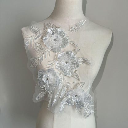 Applique florale à paillettes - Autocollant en tissu mesh brodé