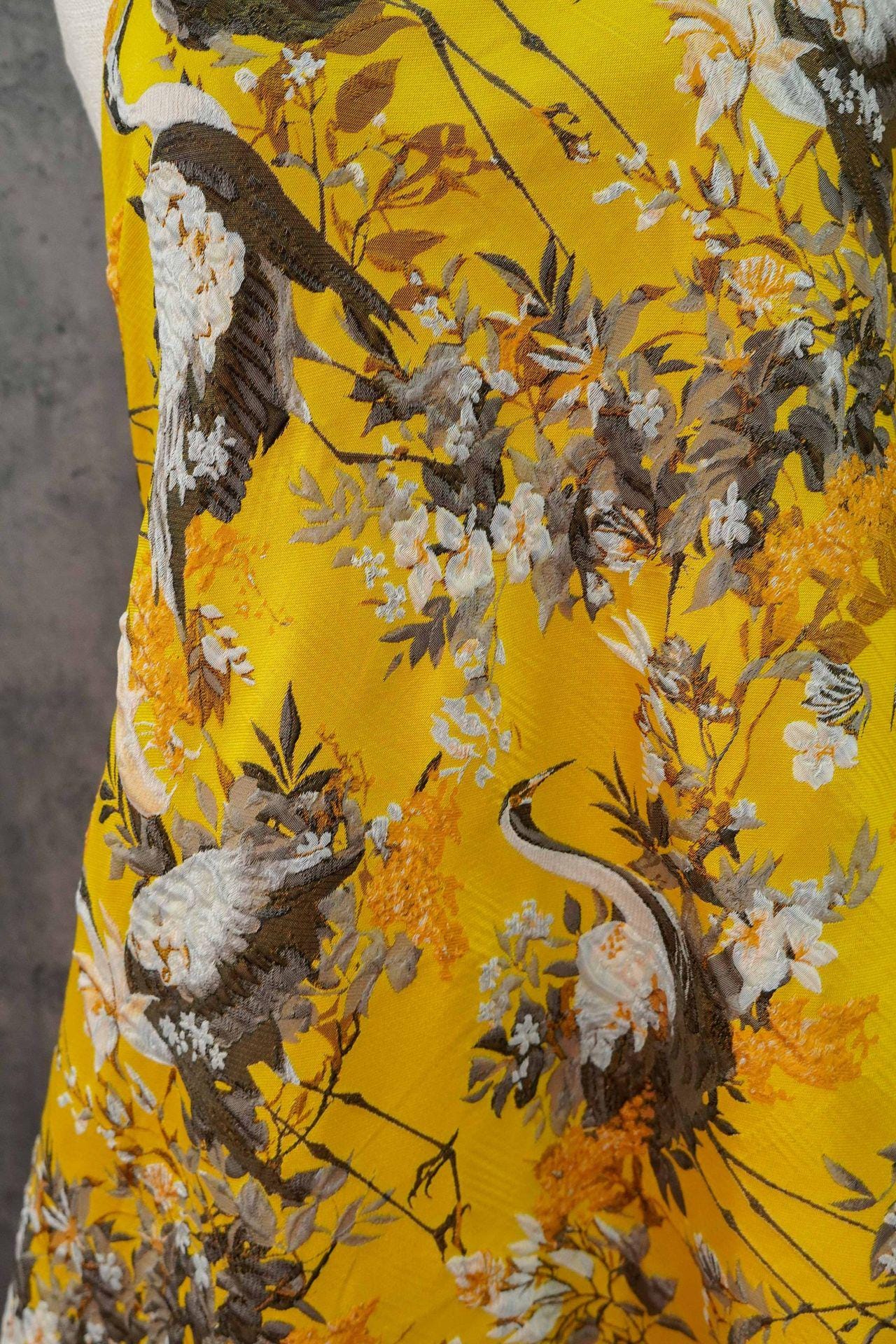 3D Embossed Jacquard Fabric: Elegant Textured Upholstery & Clothing Textile