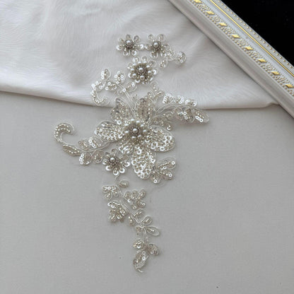 Applique en dentelle brodée de sequins argentés : voile de mariée, décoration de robe de mariée