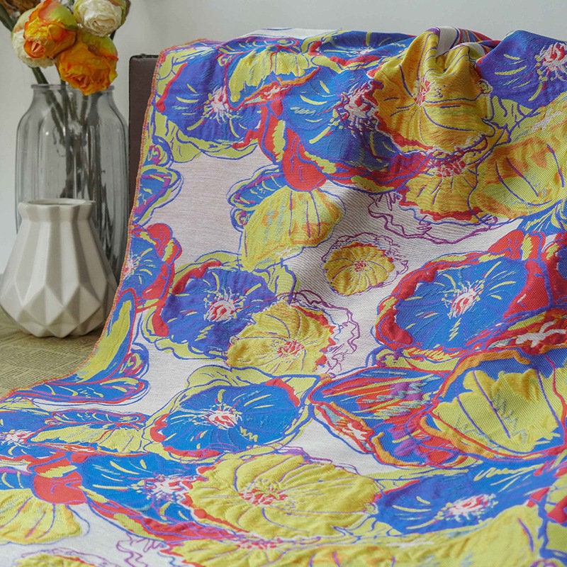 Tissu jacquard à motif floral : polyester texturé 3D, largeur 145 cm