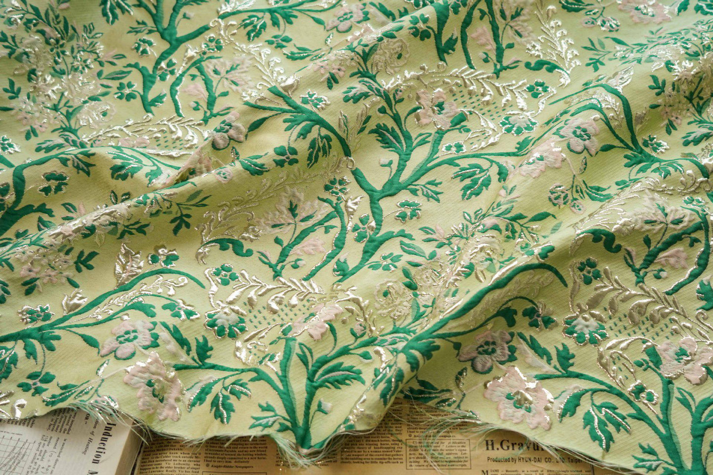 Gold Thread Jacquard Fabric: Retro Floral Upholstery, Costume, Decor