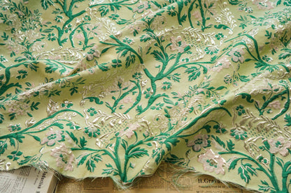 Gold Thread Jacquard Fabric: Retro Floral Upholstery, Costume, Decor