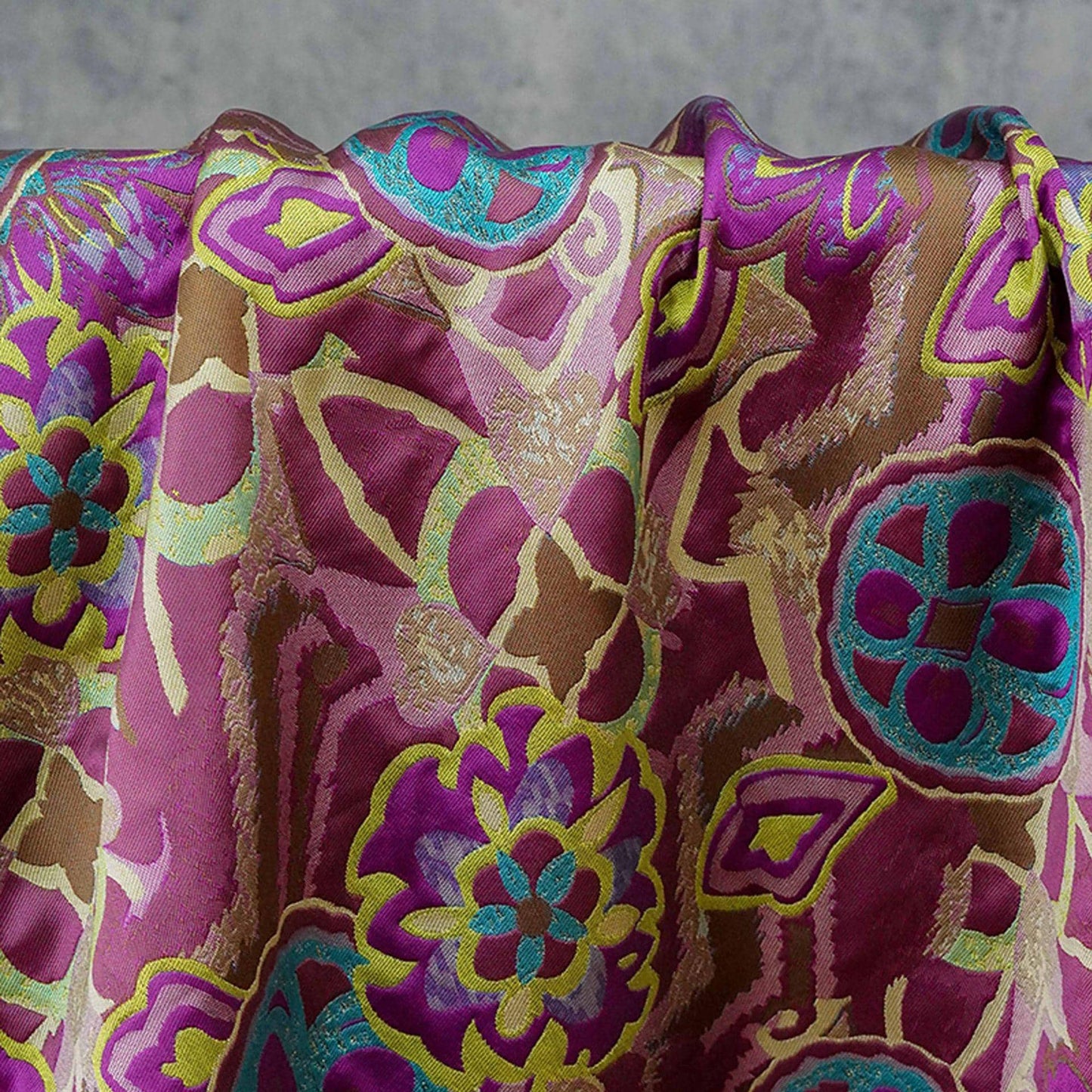 Tissu jacquard gaufré : brocart floral géométrique abstrait, 150 cm de large