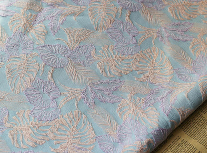Tissu jacquard à motif de feuilles d'or : texture 3D pour ameublement, robe de bal - 140 cm de large