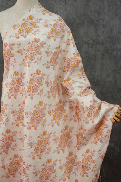 Tissu jacquard floral en relief : texture rigide 3D, ameublement et costumes - 157 cm de large