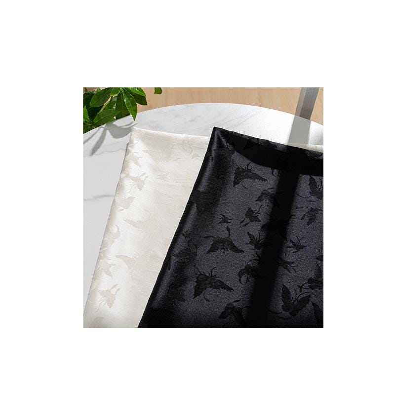 Tissu d'ameublement en rayonne jacquard satin damassé à motif papillon : largeur 59 pouces