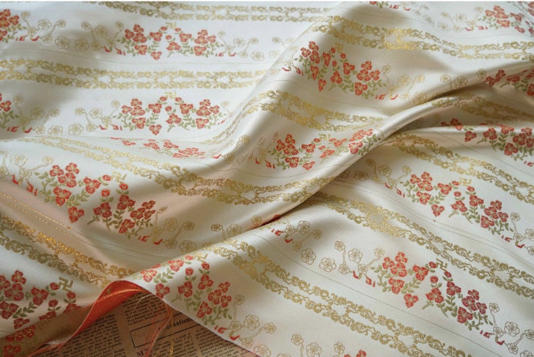 Gold Thread Jacquard Fabric: Retro Floral Upholstery, Costume, Decor