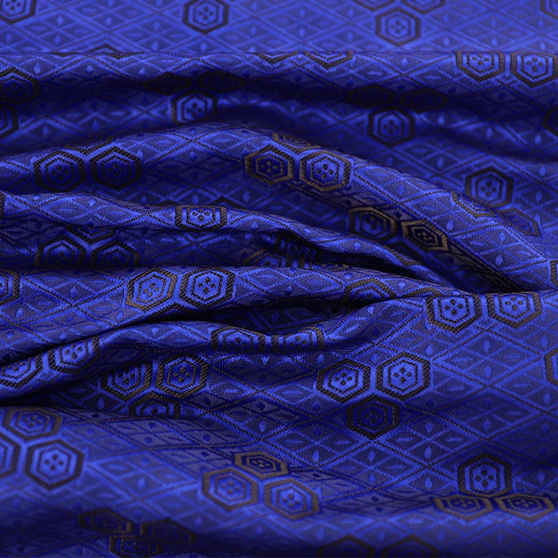 Tissu brocart de soie : style mongol-tibétain, 75 cm de large, en rayonne pour cheongsam.