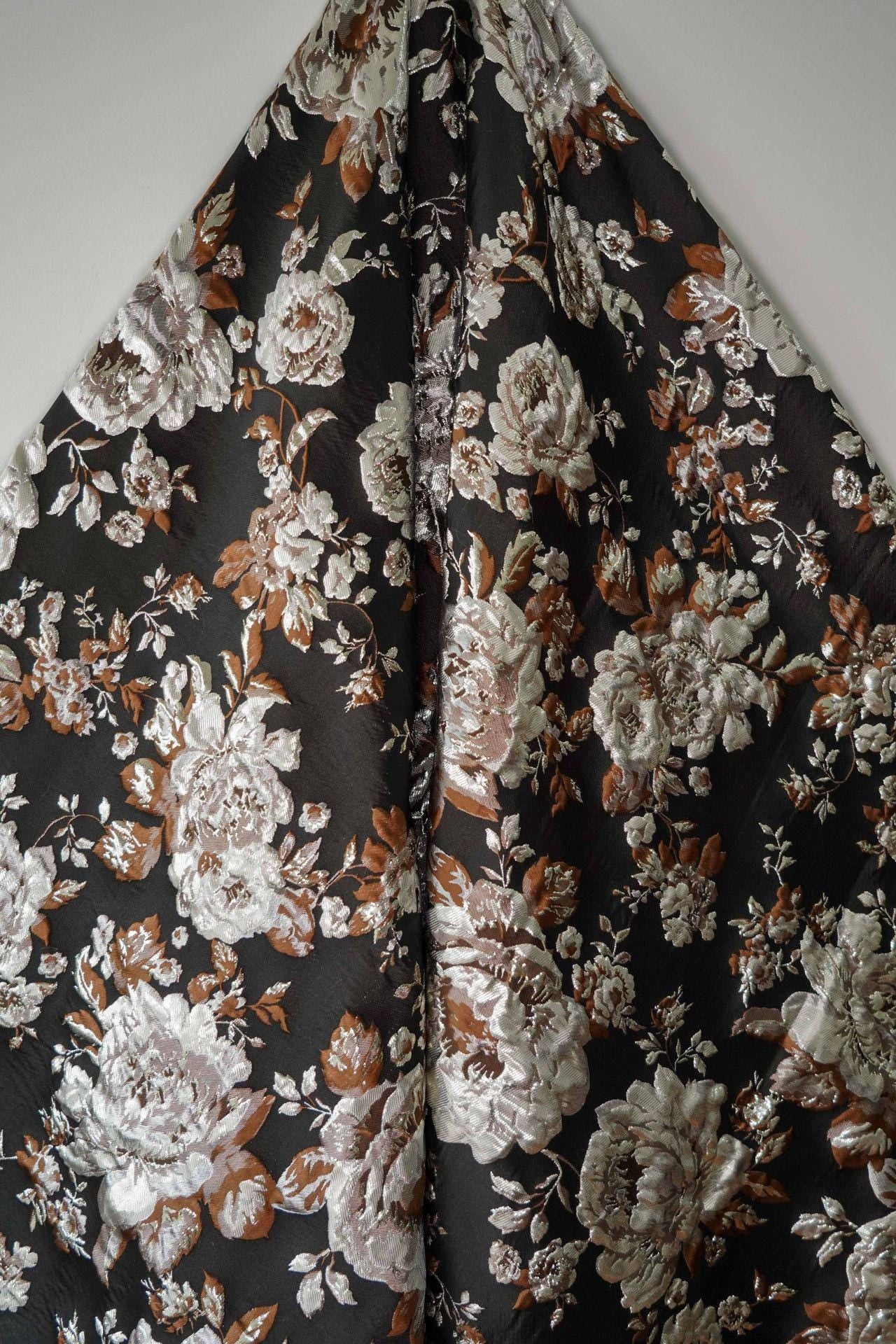 Gold Thread Floral Jacquard Fabric: 3D Texture Upholstery, 56"W