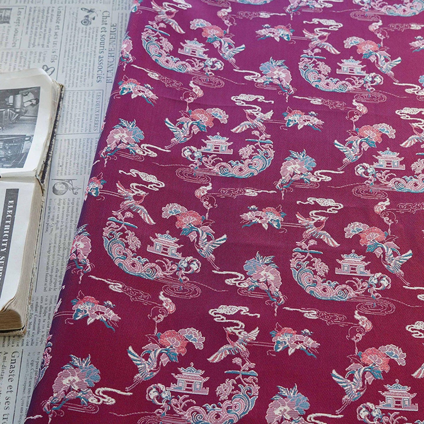 Tissu brocart satin jacquard Song : motif double grue et pivoine