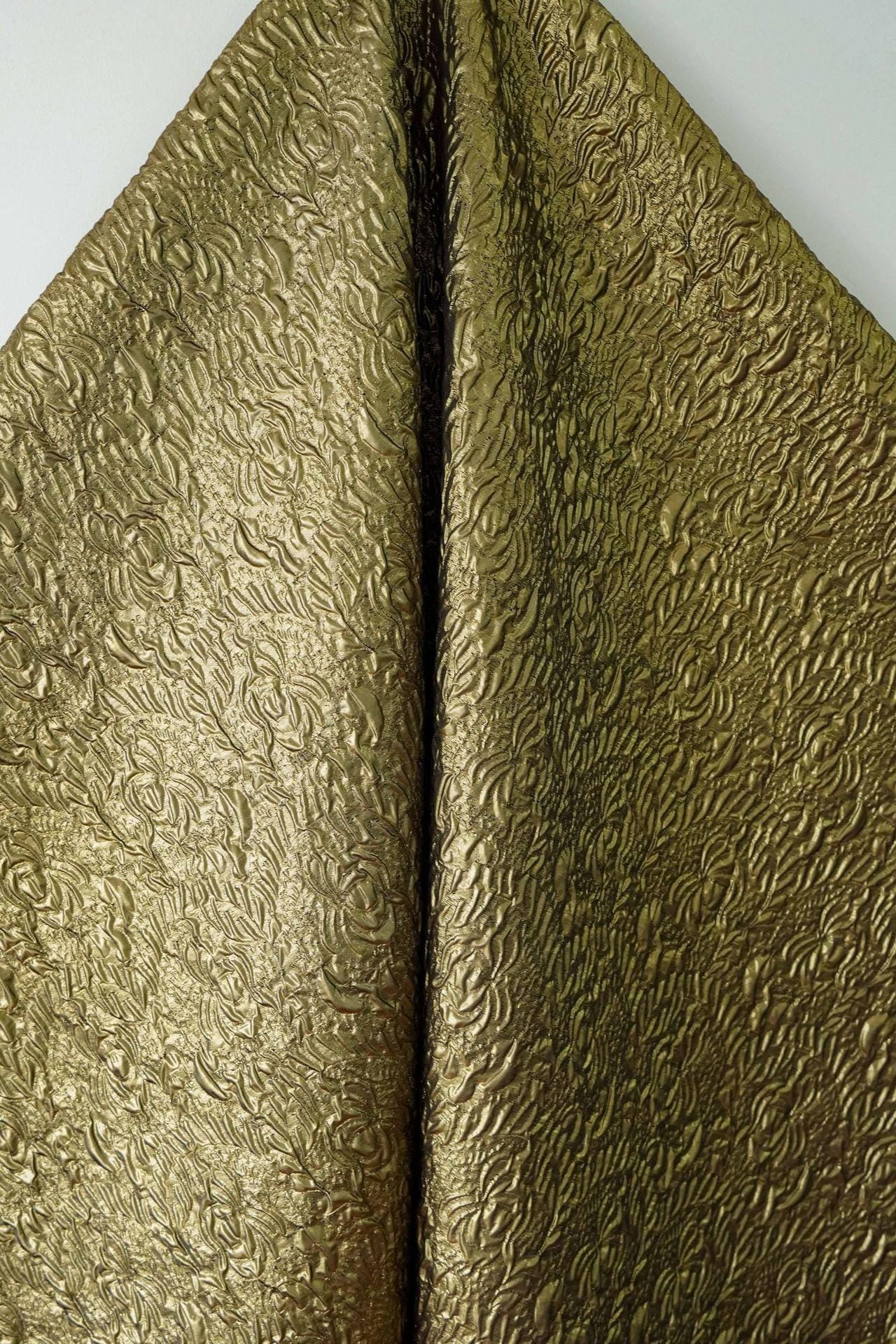 Embossed Jacquard Fabric with Metallic Threads ��� Textured Vintage Ma