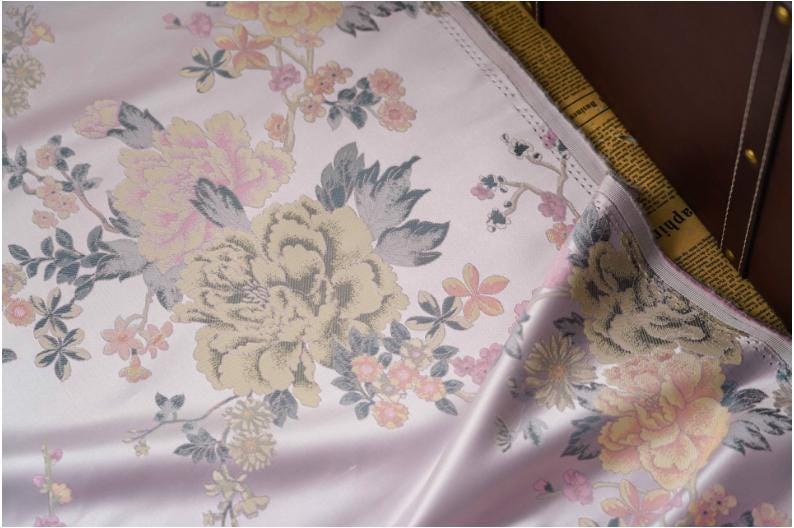 Tissu jacquard brocart oriental : Damas style palais (au mètre)