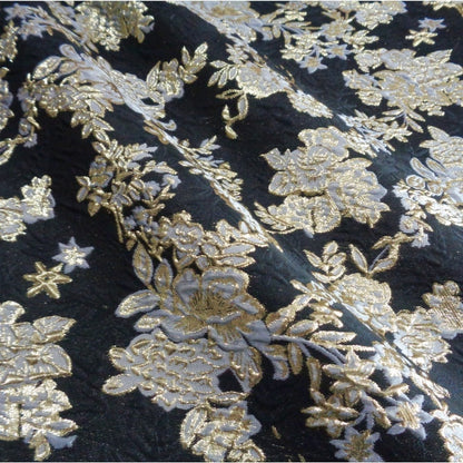 Tissu jacquard floral à fil doré : texture 3D pour ameublement, costumes et décoration (57 po de largeur)