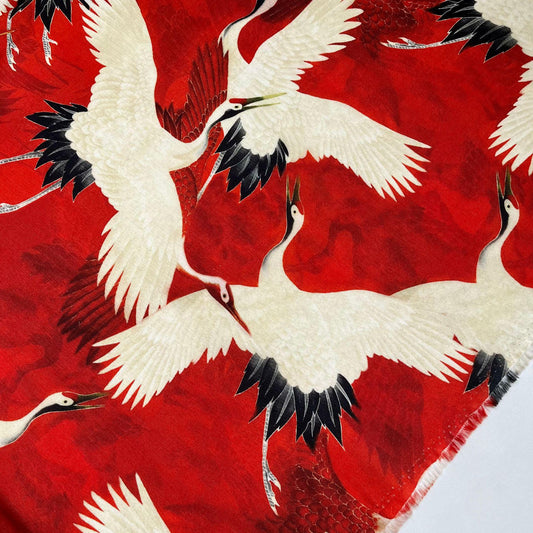 Tissu en coton imprimé de grues : textile rouge et blanc, 150 cm de large