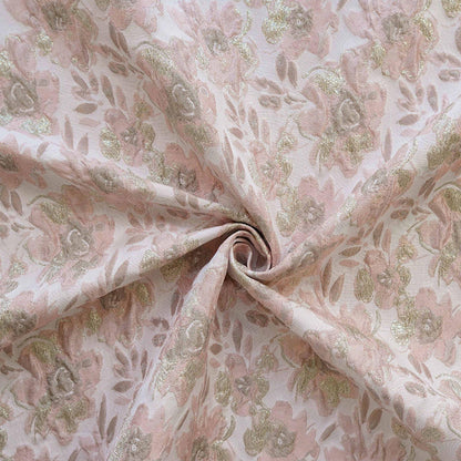Tissu à motifs floraux en relief avec fil doré : mélange de rayonne 3D vintage, 142 cm de large