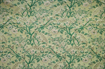 Gold Thread Jacquard Fabric: Retro Floral Upholstery, Costume, Decor