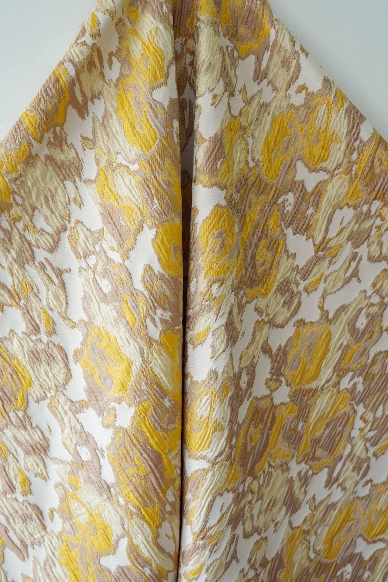 Tissu jacquard gaufré : motif à blocs jaune-brun, 140 cm de large