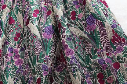 Tissu jacquard à motif floral : mélange de rayonne et de polyester teint en fil, 137 cm de large