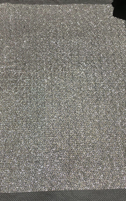 Tissu brodé de sequins et de cristaux : 124 cm de large, matériau pour robe de bal de créateur