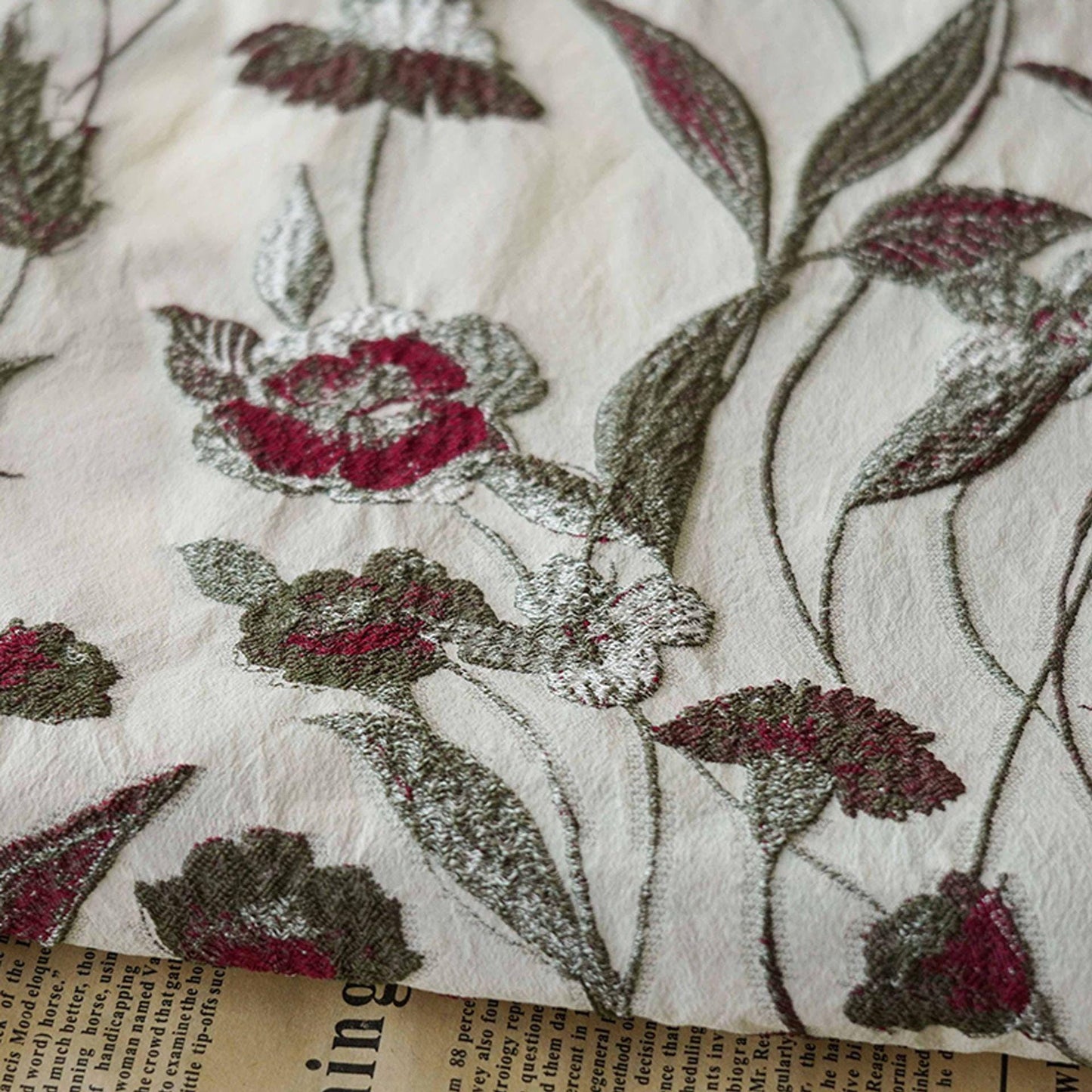 Tissu jacquard à motif floral : texture 3D, largeur 127 cm (50 po) - Vendu au mètre