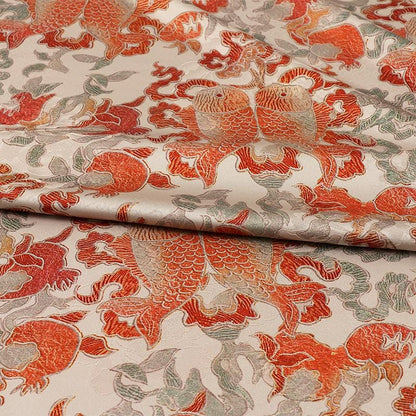 Tissu satin de soie à motif de thé Double Fish : 150 cm de large. Idéal pour l'ameublement, les costumes et les cheongsams.