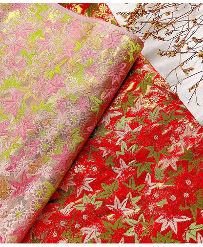 Tissu Nishijin Ori : Brocart Jacquard à motif de feuilles d’érable japonaises (largeur : 75 cm)
