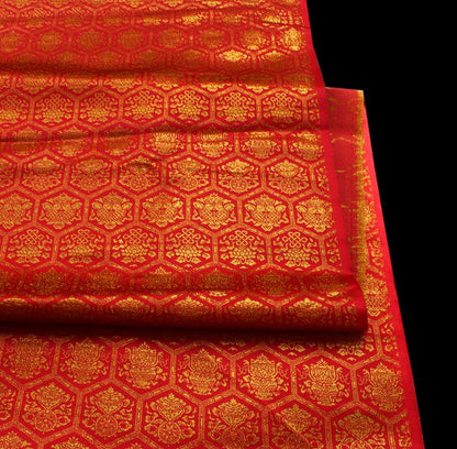 Tissu tissé or tibétain : jacquard rayonne porte-bonheur, 147 cm de large