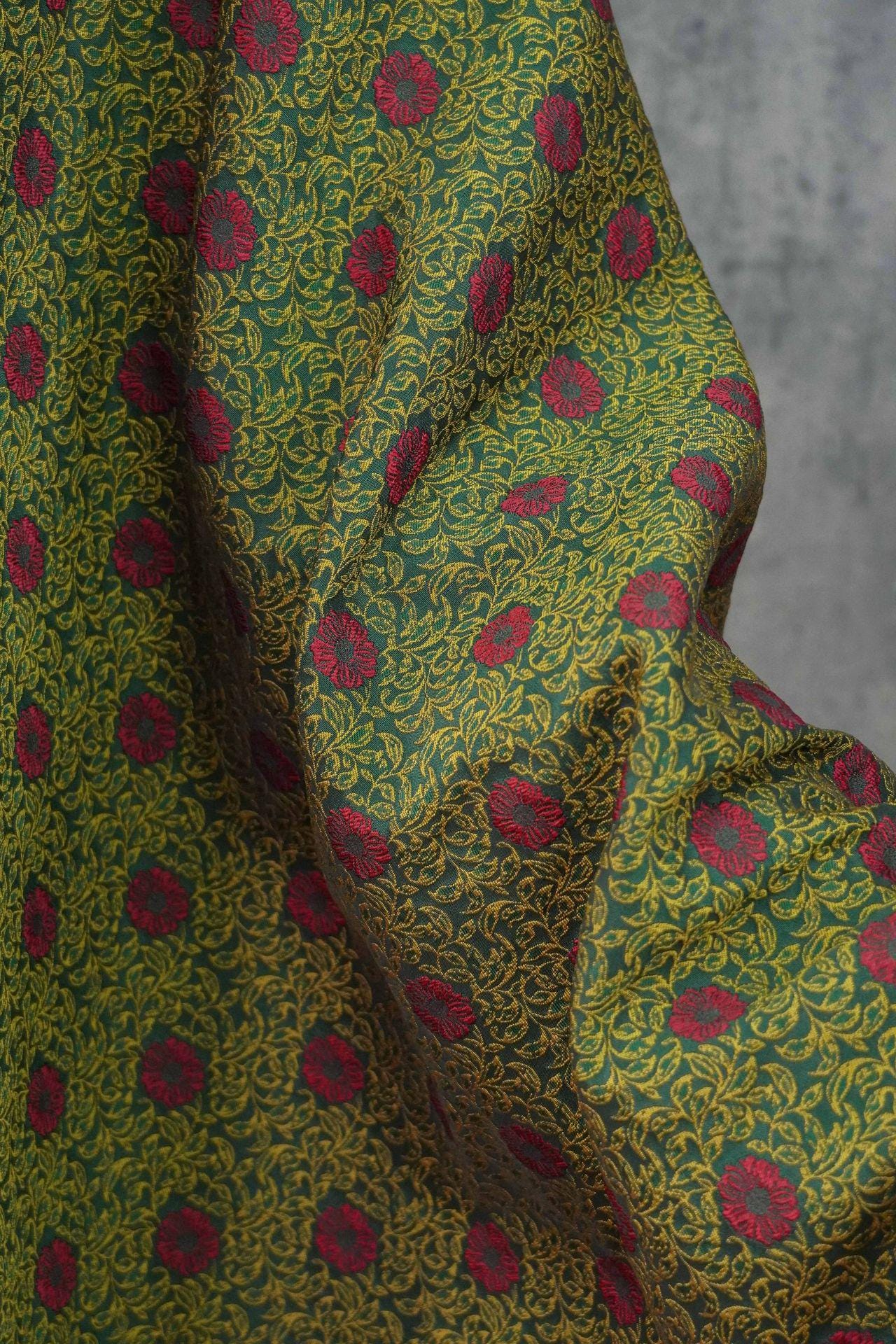 Tissu jacquard floral baroque en relief, brocart de style palais pour ameublement, largeur 63 pouces