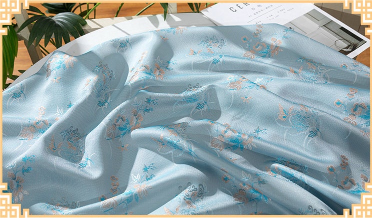 Tissu jacquard à motif floral : mélange soie-rayonne de 150 cm de large, pour ameublement et rideaux