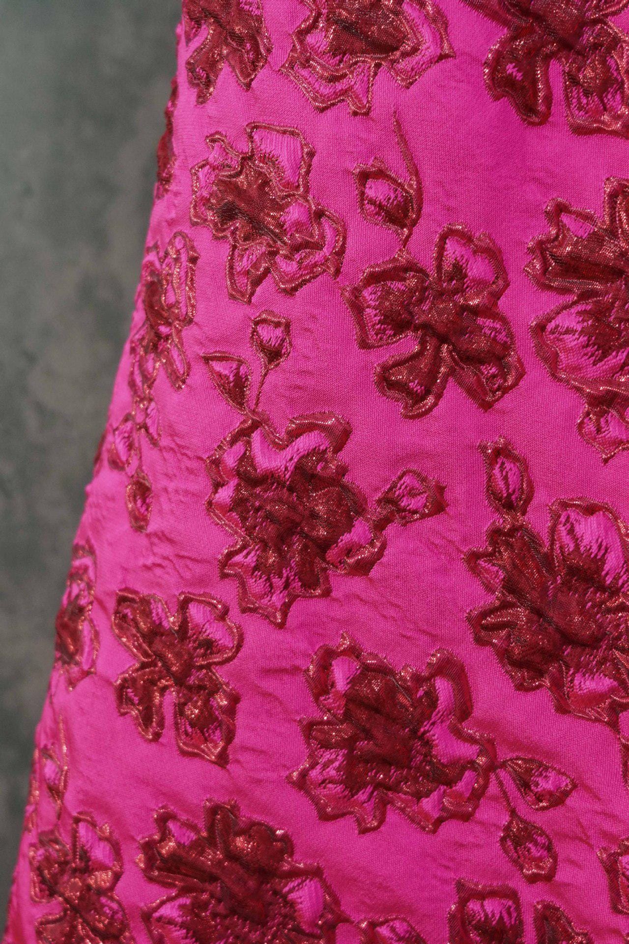 Gold Thread Jacquard Fabric: Fuchsia Upholstery, Costume, & Drapery