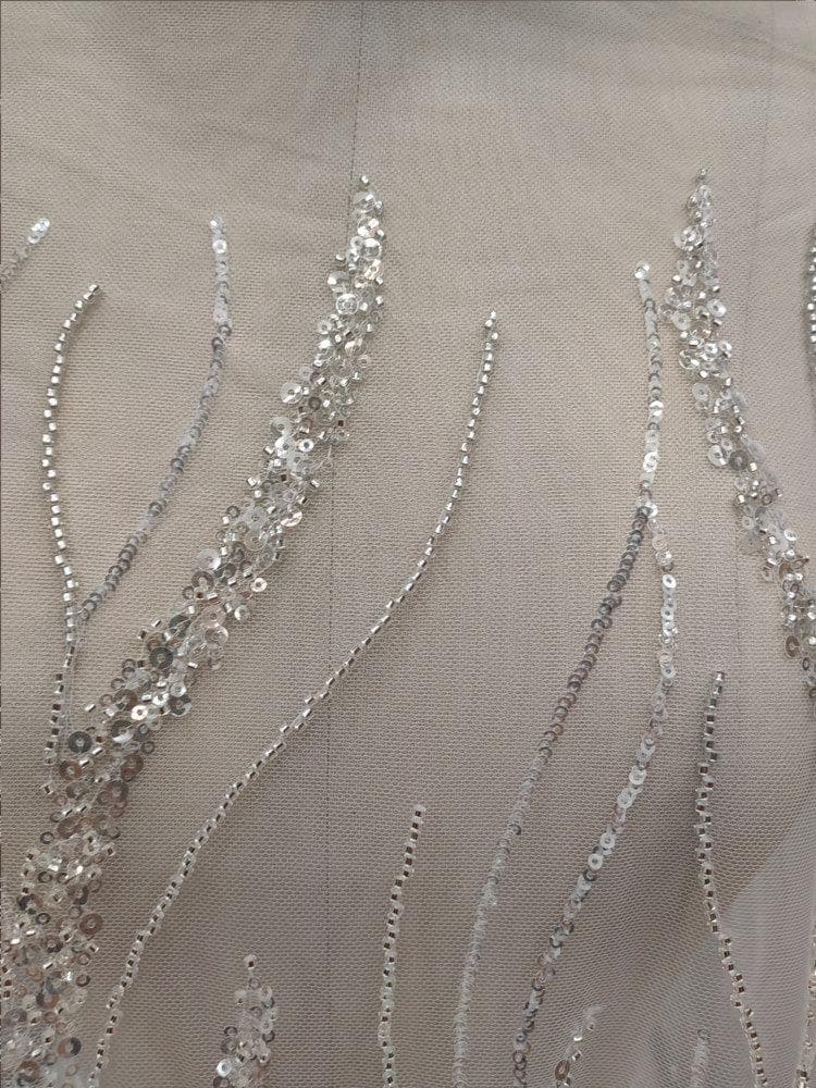 Tissu de dentelle à paillettes et perles : voile de mariée, confection de poupées, loisirs créatifs
