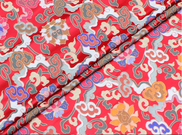 Tissu brocart de lotus tibétain : broderie satinée rouge, 71 cm de large