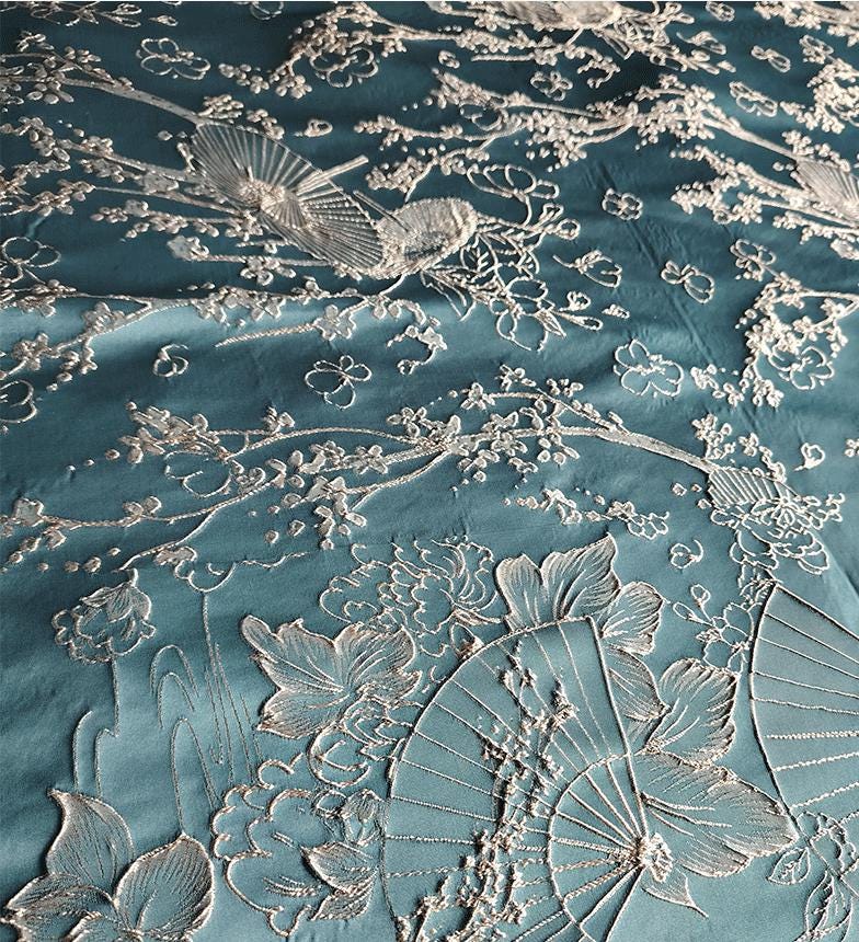 Tissu jacquard gaufré à motif éventail de lotus avec fil doré, 147 cm de large