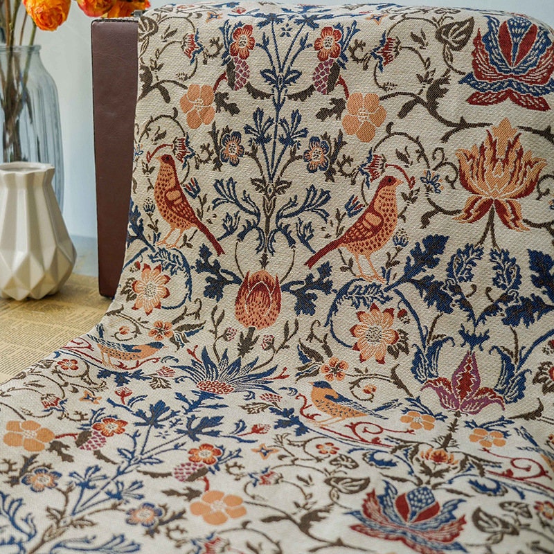 Tissu d'ameublement rétro à motifs d'oiseaux et de fleurs d'automne, idéal pour les costumes et la décoration - 145 cm de large