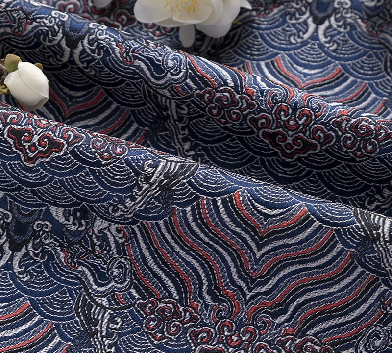 Tissu brocart jacquard à motif vagues océaniques : mélange de rayonne et de soie de 150 cm de large