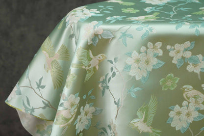 Tissu jacquard à fil doré : texture cloisonnée florale 3D avec oiseaux