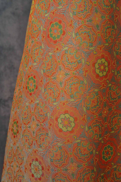 Tissu jacquard à médaillon vintage orange : fil teint à volutes arabesques, largeur 150 cm